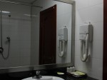 Ванная комната со встроенным феном и душем